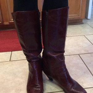 Etienne Aigner Burgundy boots size 9.5M